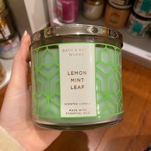 Bath and body works candle